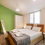 Apartment Joivy Charming 3-bed Retreat *