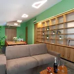 Joivy Charming 3-bed Retreat Portofino